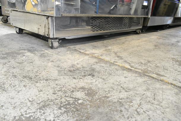 Karlos 200 UL Metal Commercial Floor Style Open Grab N Go Merchandiser on Commercial Casters. 230 Volts, 1 Phase. - Image 3 of 7