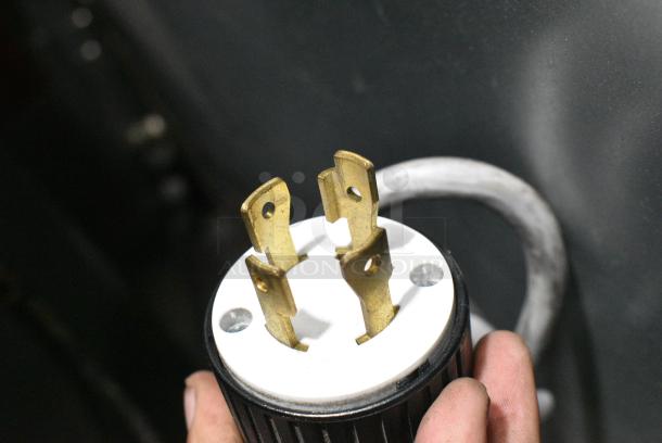 Karlos 200 UL Metal Commercial Floor Style Open Grab N Go Merchandiser on Commercial Casters. 230 Volts, 1 Phase. - Image 5 of 7