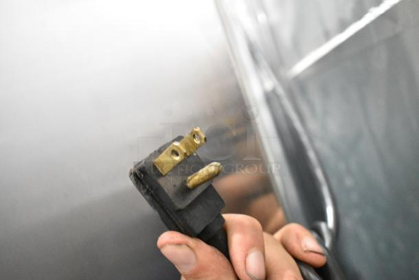 Traulsen RHT232NUT-FHS Stainless Steel Commercial 2 Door Reach In Cooler w/ 2 Metal Racks on Commercial Casters. 115 Volts, 1 Phase. Tested and Powers On But Does Not Get Cold - Image 6 of 7