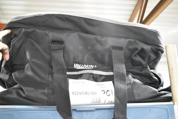 BRAND NEW SCRATCH AND DENT! Vollrath VCBL100 1-Series Large Insulated Food Pan Carrier / Catering Bag, 23" x 15" x 14" - Holds (3) Full Size Food Pans - Image 1 of 3