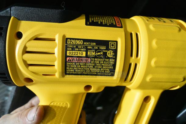 BRAND NEW SCRATCH AND DENT! DeWalt D26960 Heat Gun Kit with LCD Display in Hard Case - Image 2 of 3