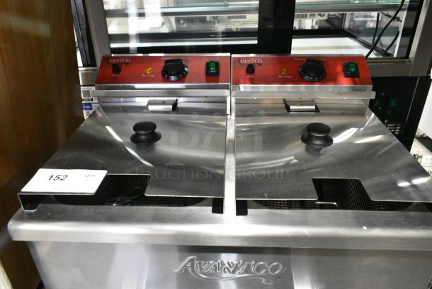 BRAND NEW SCRATCH AND DENT! 2024 Avantco 177F202 Stainless Steel Commercial Countertop Electric Powered Double Bay Fryer w/ 2 Metal Fry Baskets and 2 Metal Lids. 208-240 Volts, 1 Phase. - Image 2 of 5