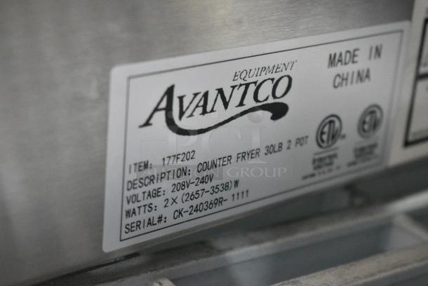 BRAND NEW SCRATCH AND DENT! 2024 Avantco 177F202 Stainless Steel Commercial Countertop Electric Powered Double Bay Fryer w/ 2 Metal Fry Baskets and 2 Metal Lids. 208-240 Volts, 1 Phase. - Image 5 of 5