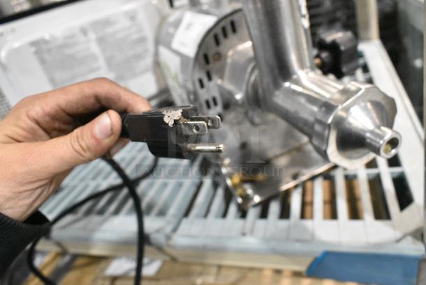 Dr Squeeze Wheatgrass King Stainless Steel Countertop Juicer. 115 Volts, 1 Phase. - Image 2 of 6