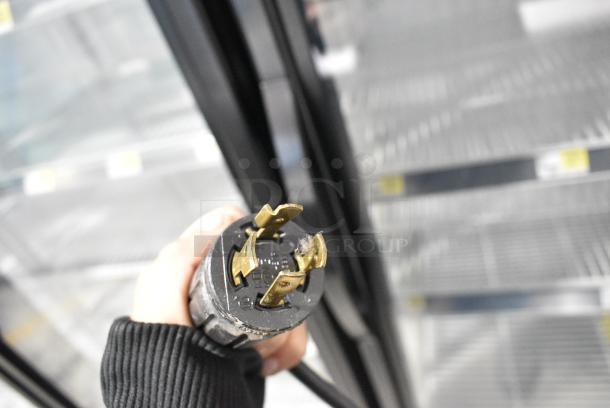 2017 True GDM-72F-HC Metal Commercial 3 Door Reach In Freezer Merchandiser w/ Poly Coated Racks. 208-230 Volts, 1 Phase. Tested and Working! - Image 4 of 5