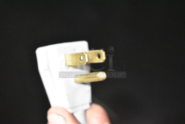 2017 True GDM-72-HC Metal Commercial 3 Door Reach In Cooler Merchandiser w/ Poly Coated Racks. 115 Volts, 1 Phase. Tested and Working! - Image 6 of 6