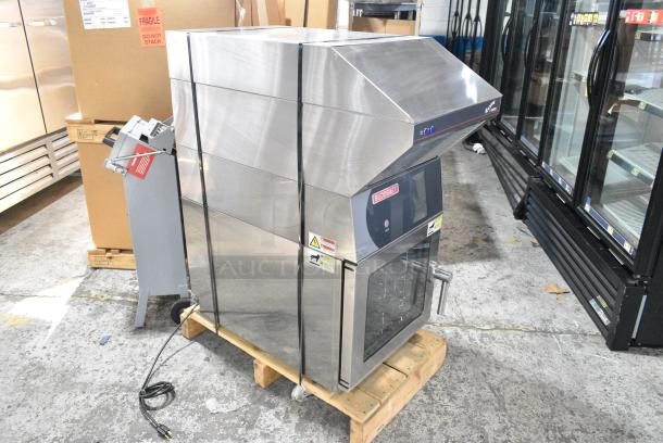 BRAND NEW! Blodgett BLCT6E / CS CPE 1.06 Stainless Steel Commercial Electric Powered Ventless Countertop Combi-Oven. 208 Volts. - Image 7 of 7