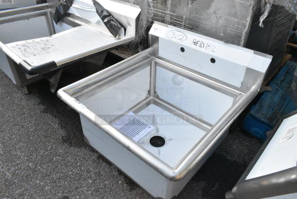 BRAND NEW SCRATCH AND DENT! Steelton 522CS12424 Stainless Steel Commercial Single Bay Sink. No Legs. - Image 2 of 3