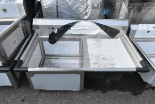 BRAND NEW SCRATCH AND DENT! Regency 600S1242424R Stainless Steel Commercial Single Bay Sink w/ Right Side Drain Board. No Legs.