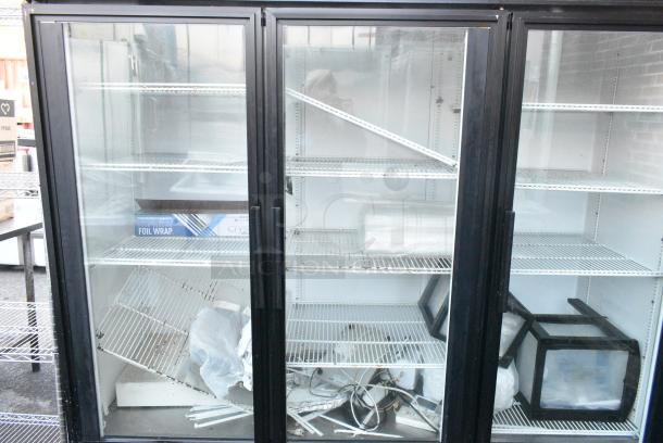 True GDM-72 Metal Commercial 3 Door Reach In Cooler Merchandiser w/ Poly Coated Racks. 115 Volts, 1 Phase. Tested and Working! - Image 2 of 4