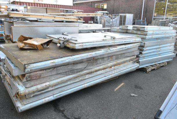 10x14x8 Amerikooler Walk In Freezer Box w/ LET120BWMC6K 208-230 Volt, 1 Phase Evaporator and Compressor. Information Provided By The Consignor But Not Verified By PCI Auctions. Picture of the Unit Before Removal Is Included In the Listing. - Image 2 of 5