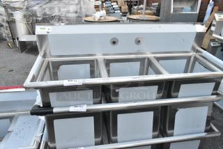BRAND NEW SCRATCH AND DENT! Regency 600S31515 Stainless Steel 3  Bay Sink. No Legs.