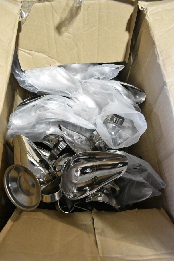 BRAND NEW SCRATCH AND DENT! Lot of Stainless Steel Gravy Boats - Image 1 of 7