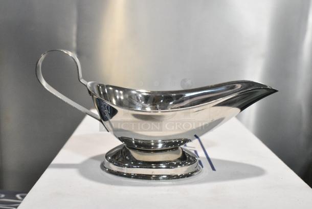BRAND NEW SCRATCH AND DENT! Lot of Stainless Steel Gravy Boats - Image 4 of 7
