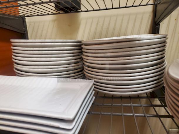 Round Dinner Plates With Raised Edges. 30x Your Bid. - Image 2 of 2