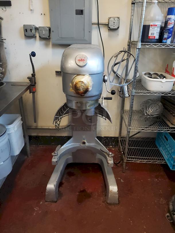 HL M40A 3-Speed 40qt Mixer With Paddle, Hook, Wire Whisk, and (2) Bowls.  3 phase 220v 60hz 1.5kw - Image 1 of 6