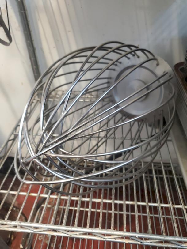 HL M40A 3-Speed 40qt Mixer With Paddle, Hook, Wire Whisk, and (2) Bowls.  3 phase 220v 60hz 1.5kw - Image 4 of 6