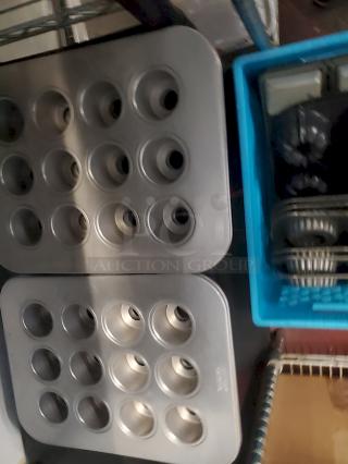 ALL FOR ONE! Various Baking Pans With A Variety Of Shapes & Sizes