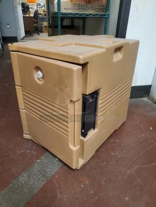 Cambro Ultra Pan Carrier® Front Loading Insulated Food Pan Carrier - 6 Full-Size Pan Max Capacity