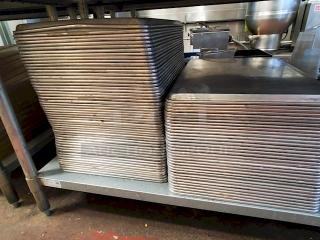 Full Size Sheet Pans. 20x Your Bid