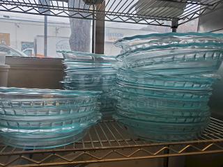 VINTAGE 9" Glass Pie Pans, Blue Tint. 14x Your Bid