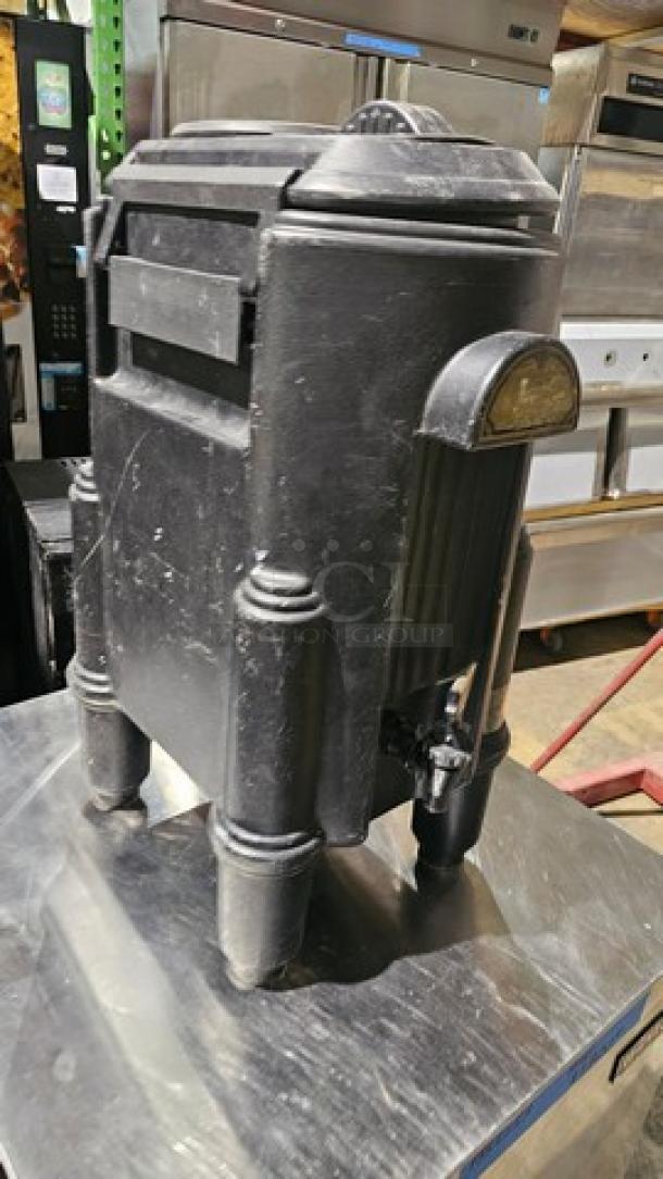 Cambro 5 - Gallon Insulated Beverage Dispenser. - Image 2 of 4