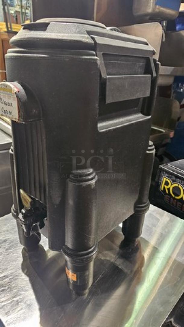 Cambro 5 - Gallon Insulated Beverage Dispenser - Image 2 of 5