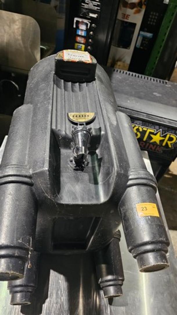 Cambro 5 - Gallon Insulated Beverage Dispenser - Image 4 of 5