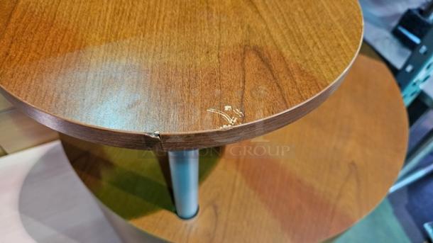 Round Table w/ two Round Shelves - Image 3 of 4