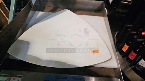 Platter. Aluminum alloy construction. Durable and unbreakable. 100% food safe. Unique shape adds an exotic touch. Safe for use at temperatures of -20° F up to 650° F. Superior conduction keeps hot food hot and cold food cold. Perfect for serving and displaying appetizers or desserts - Image 1 of 3