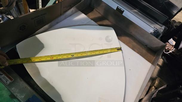 Platter. Aluminum alloy construction. Durable and unbreakable. 100% food safe. Unique shape adds an exotic touch. Safe for use at temperatures of -20° F up to 650° F. Superior conduction keeps hot food hot and cold food cold. Perfect for serving and displaying appetizers or desserts - Image 2 of 3