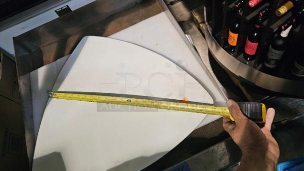 Platter. Aluminum alloy construction. Durable and unbreakable. 100% food safe. Unique shape adds an exotic touch. Safe for use at temperatures of -20° F up to 650° F. Superior conduction keeps hot food hot and cold food cold. Perfect for serving and displaying appetizers or desserts - Image 3 of 3