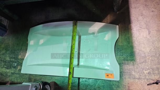 Bon Chef Futura Platter. Aluminum alloy construction. Durable and unbreakable. 100% food safe. Unique shape adds an exotic touch. Safe for use at temperatures of -20° F up to 650° F. Superior conduction keeps hot food hot and cold food cold. Perfect for serving and displaying appetizers or desserts - Image 1 of 2