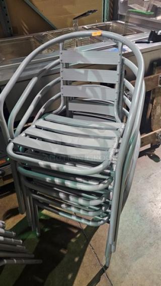 Lot of 5 Outdoor Chairs (5xBid)
