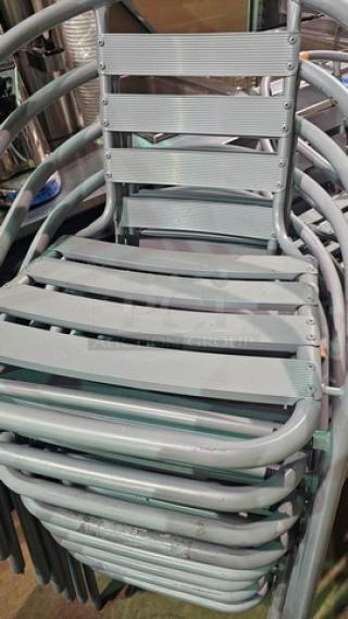 Lot of 5 Outdoor Chairs (5xBid)