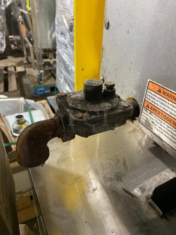 Vulcan Commercial Stainless Steel Natural Gas Powered Countertop 6 Burner Range! Model: VHP636! On Legs! - Image 8 of 8