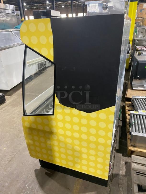 Federal Industries Commercial High Profile Refrigerated Open Grab-N-Go Display Case Merchandiser! With Energy Saving Night Curtains! With Adjustable Shelf! Model: RSSM560SC-3 SN: 08111052558! 120/208-240V 1 Phase! - Image 2 of 6
