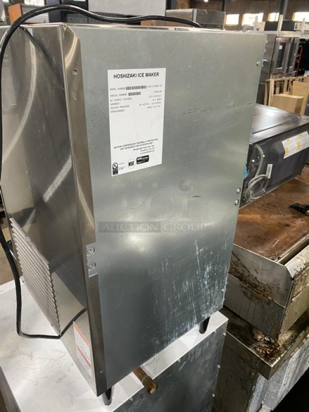 Hoshizaki Commercial Stainless Steel Countertop Air-Cooled Cubelet Ice Maker! With Built In Ice Storage Bin! With Hands Free Ice & Water Dispenser! On Legs! 115-120V 1 Phase! Model: DCM-270BAH-OS SN: D18514H! - Image 4 of 8