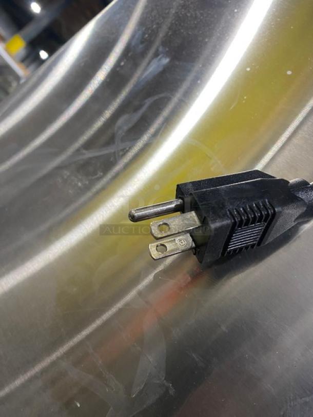 Hoshizaki Commercial Stainless Steel Countertop Air-Cooled Cubelet Ice Maker! With Built In Ice Storage Bin! With Hands Free Ice & Water Dispenser! On Legs! 115-120V 1 Phase! Model: DCM-270BAH-OS SN: D18514H! - Image 8 of 8