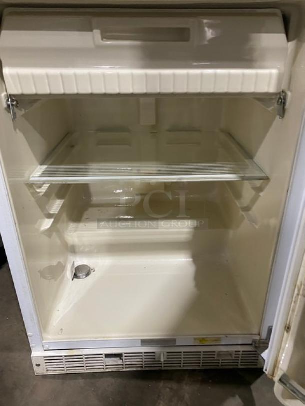 Marvel Scientific Undercounter Single Door Reach In Refrigerator! With Mini Freezer Compartment! With Poly Coated Rack! SN: 042502012! 115V! - Image 5 of 8