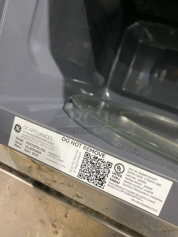 GE Appliances Commercial Countertop Microwave Oven! 120V! Model: PES7227SL1SS SN: GL209308A! - Image 6 of 7