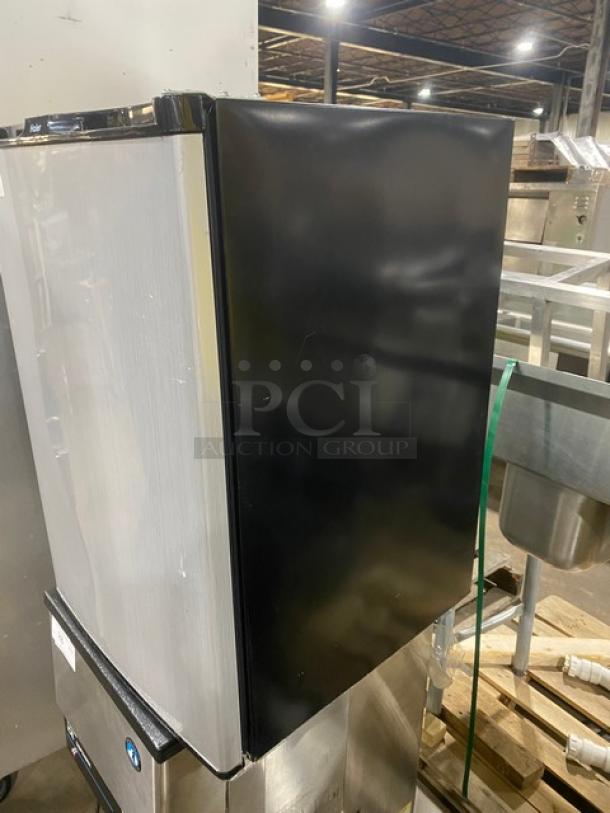 Haier Commercial Undercounter Single Door Reach In Refrigerator! With Adjustable Glass Shelves! With Mini Freezer Compartment!  115V! Model: HNSE045VS SN: 1306002157! - Image 3 of 9