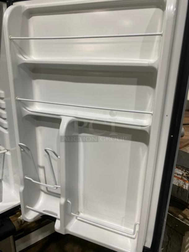 Haier Commercial Undercounter Single Door Reach In Refrigerator! With Adjustable Glass Shelves! With Mini Freezer Compartment!  115V! Model: HNSE045VS SN: 1306002157! - Image 6 of 9