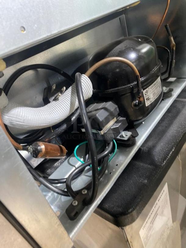 Haier Commercial Undercounter Single Door Reach In Refrigerator! With Adjustable Glass Shelves! With Mini Freezer Compartment!  115V! Model: HNSE045VS SN: 1306002157! - Image 9 of 9