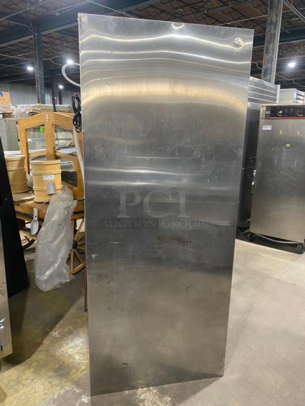 Traulsen Commercial Double Sliding Glass Door Reach In Refrigerator Merchandiser! With Metal Racks! With Legs! 115V 1 Phase! Model: RHT232NREFSL SN: A963040F00! - Image 3 of 9