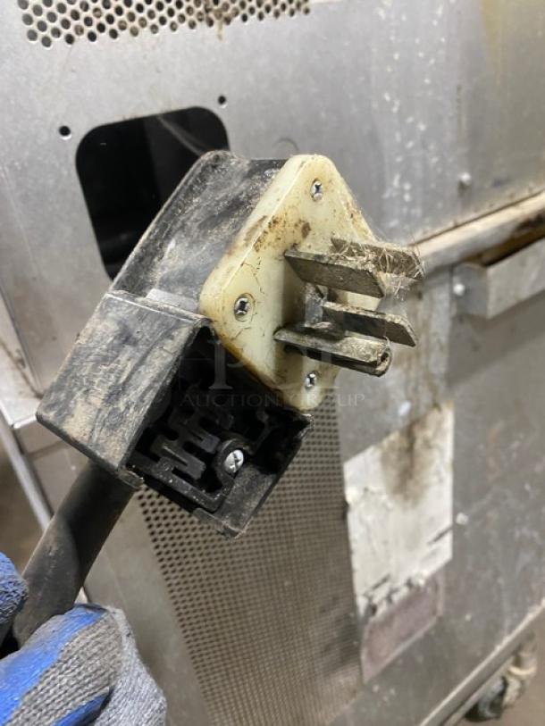 Blodgett Energy Star Commercial Stainless Steel Electric Powered Double Stacked Convection Oven! With Wire Oven Racks! Model: CTB-1 SN: 051214LA091S! 208/230-240 1/3 Phase! On Single Shelf Cart With Casters! 2X Your Bid Makes One Unit! - Image 11 of 11