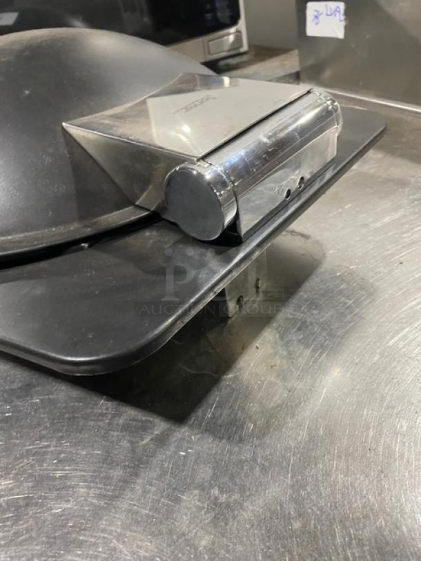 Spring USA Commercial Induction Chafing Dish/Buffet Server! With Chrome Handle! - Image 4 of 6