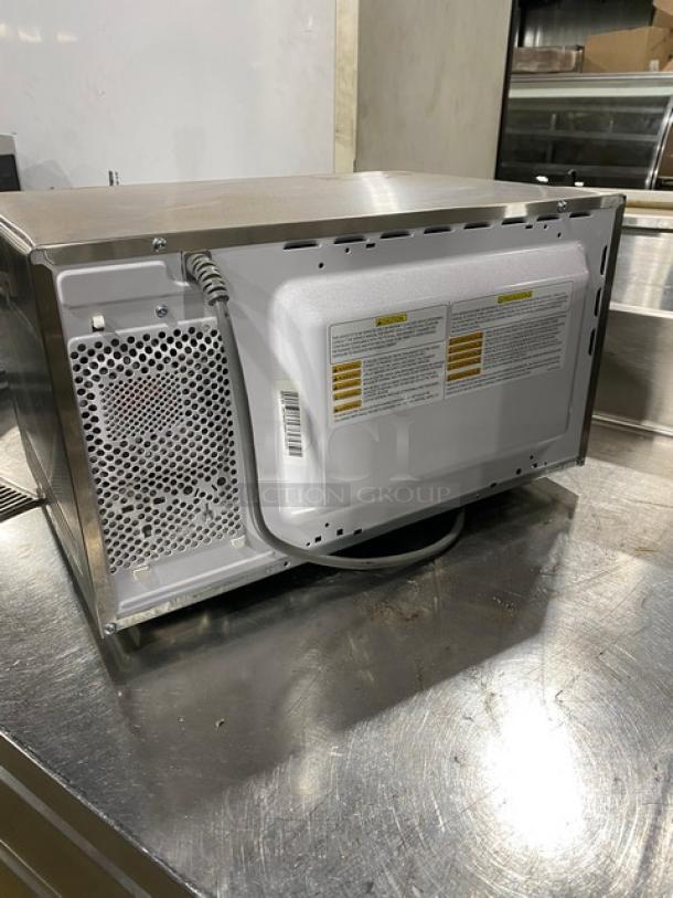 GE Appliances Commercial Stainless Steel Countertop Microwave Oven! Model: JE81145SH1SS SN: GM256198A! - Image 4 of 7