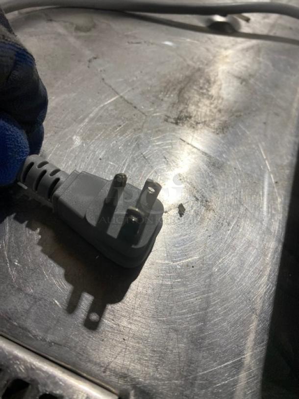 GE Appliances Commercial Stainless Steel Countertop Microwave Oven! Model: JE81145SH1SS SN: GM256198A! - Image 7 of 7