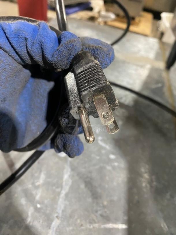 Hoshizaki Commercial Stainless Steel Countertop Ice Maker! With Ice & Water Dispenser! With Built In Ice Bin! On Legs! 115-120V 1 Phase! Model: DCM-270BAH SN: T14789B! - Image 8 of 8